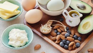 Keto အစားအစာအပေါ်အစားအစာများခွင့်ပြုခဲ့ပါသည်